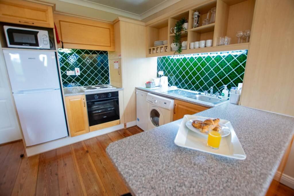 310 - The Carrowbeg At The Harbour Mills By Shortstays Westport Esterno foto