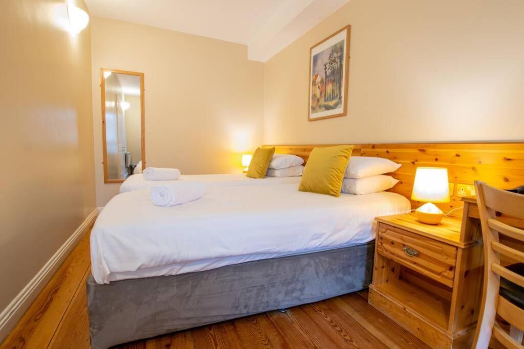 310 - The Carrowbeg At The Harbour Mills By Shortstays Westport Esterno foto