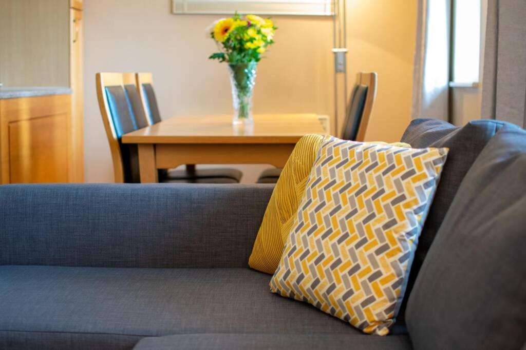 310 - The Carrowbeg At The Harbour Mills By Shortstays Westport Esterno foto