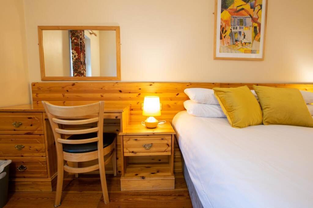 310 - The Carrowbeg At The Harbour Mills By Shortstays Westport Esterno foto