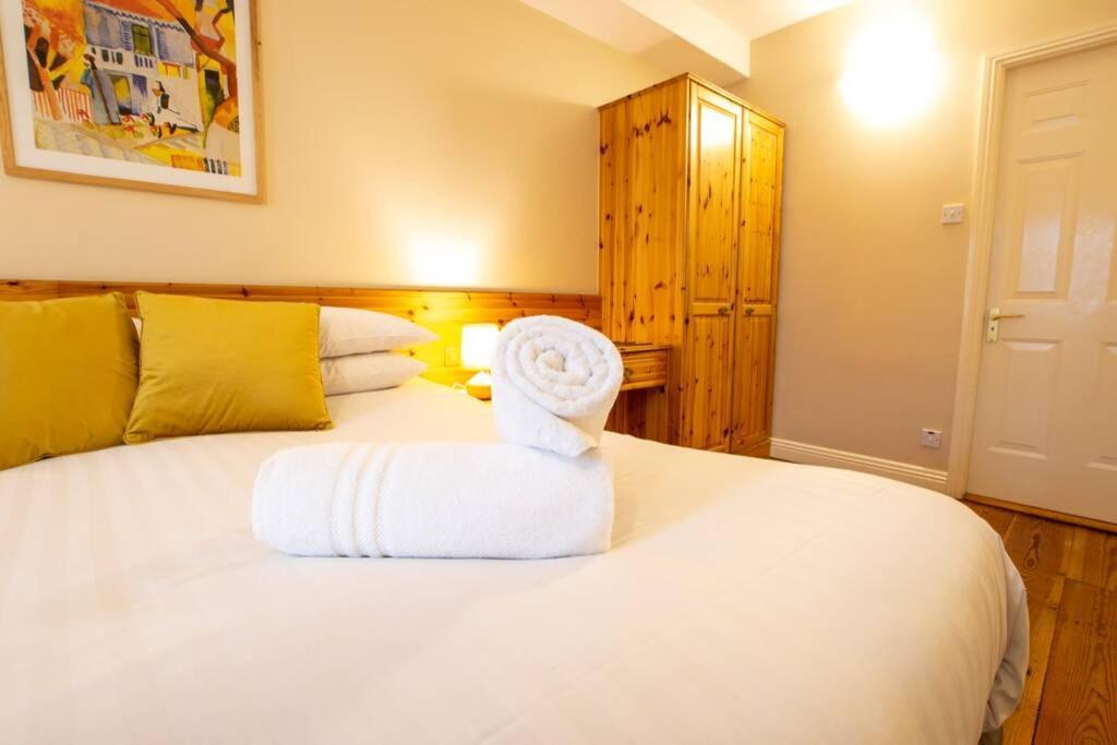 310 - The Carrowbeg At The Harbour Mills By Shortstays Westport Esterno foto